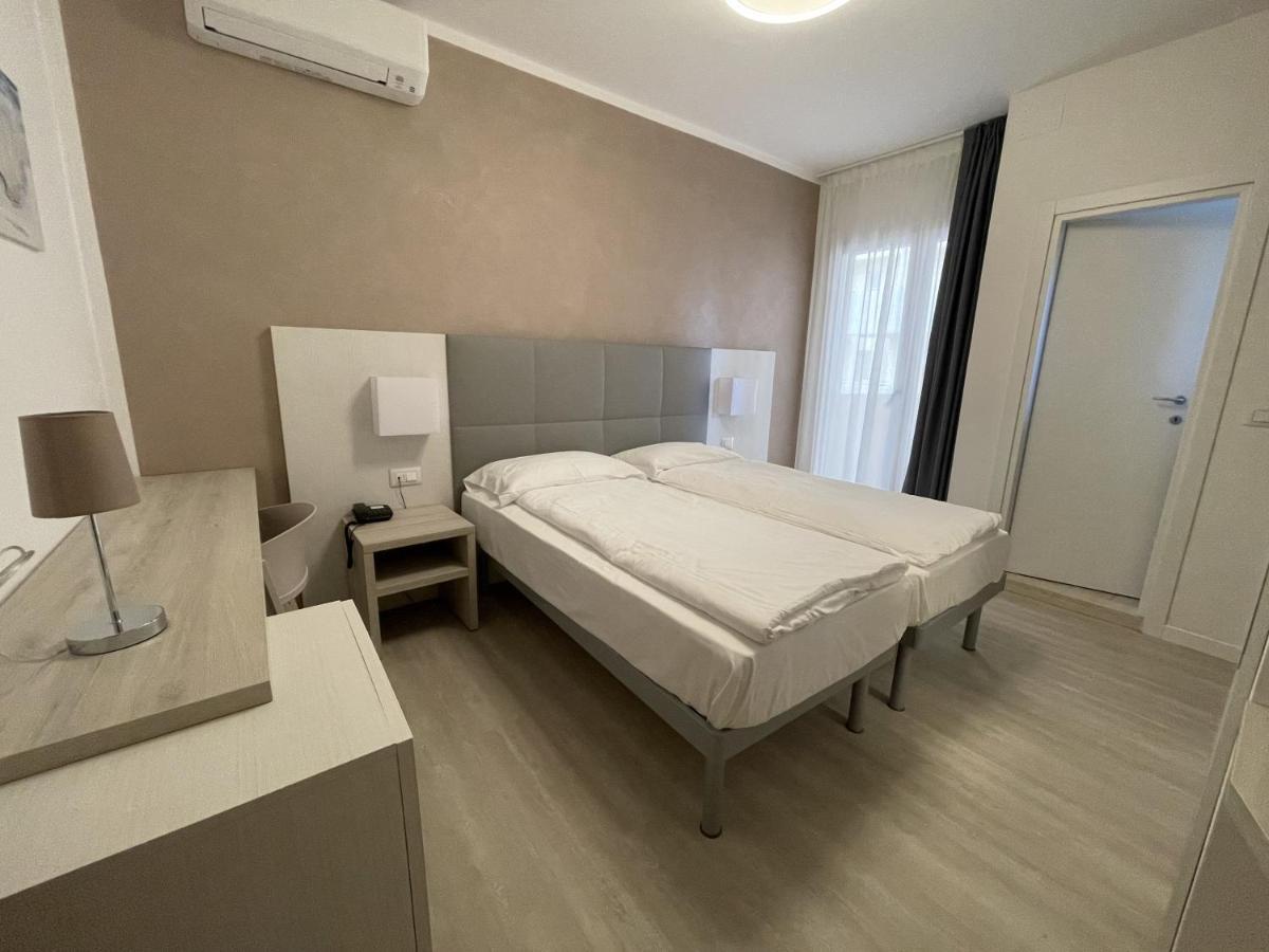 Hotel Garni Losanna Bibione Exterior foto